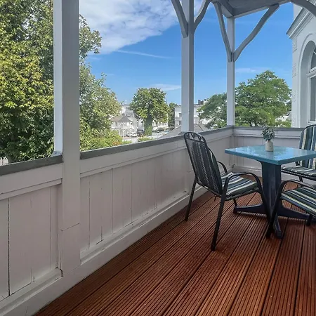 10 Haus Metropol 빌라 *